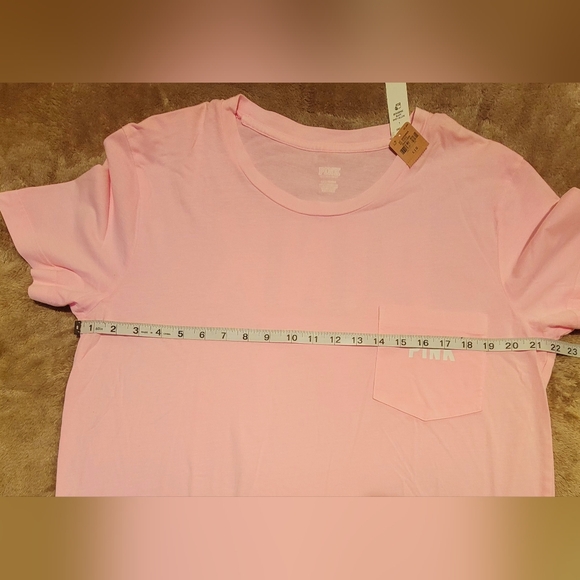 NWT VS VICTORIAS SECRET PINK CAMPUS SHORT SLEEVE TEE - Picture 3 of 4